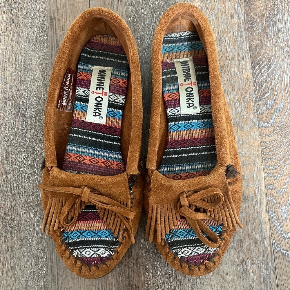 Minnetonka Women's Kilty Suede Hardsole Moccasins Arizona Southwestern Size 6.5